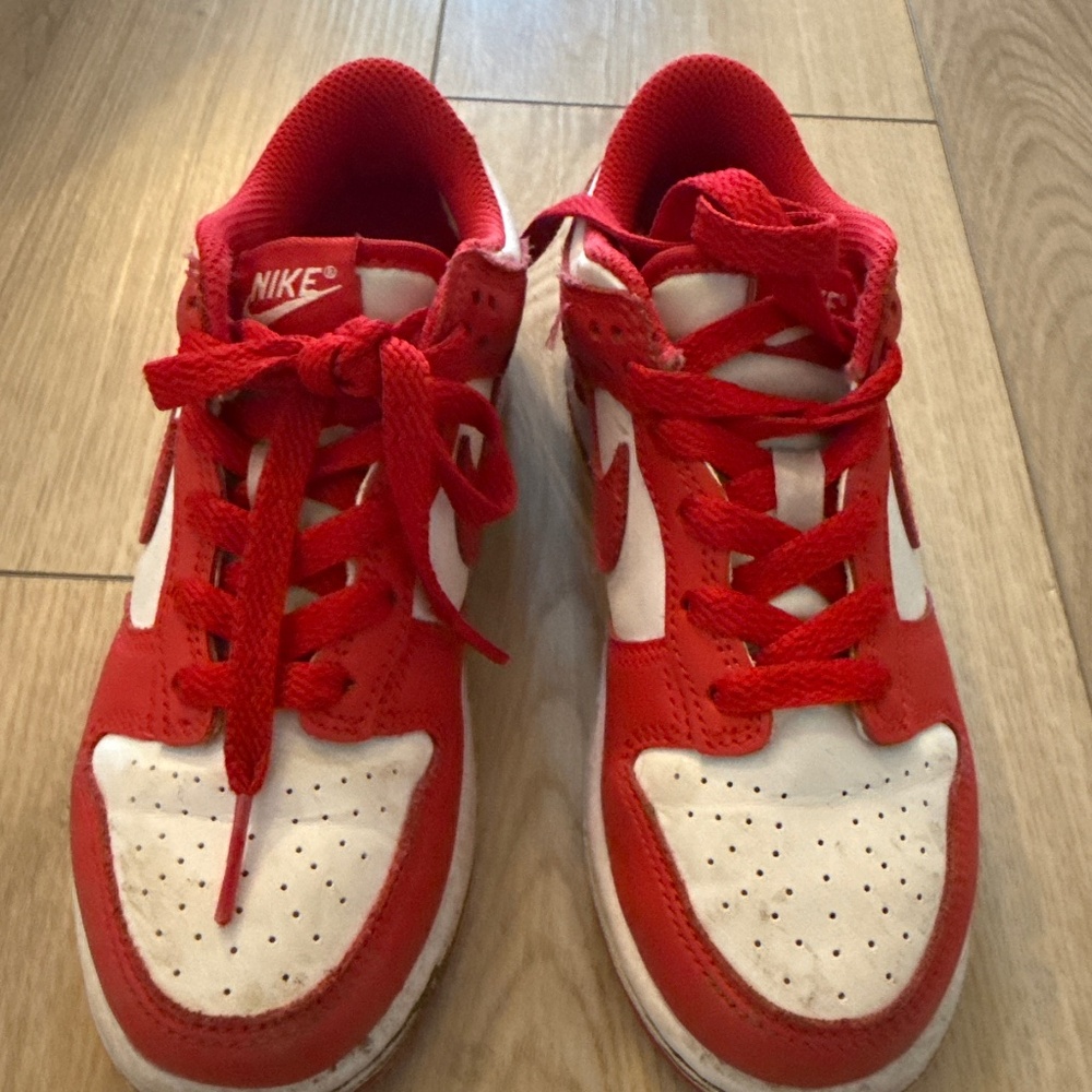 Youth Nike tennis shoes 1Y